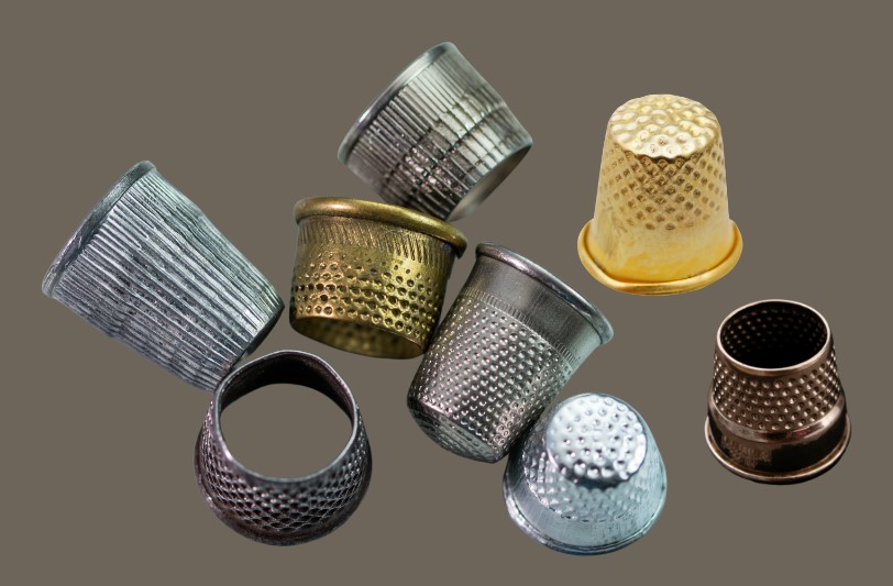 Different types of thimbles. 